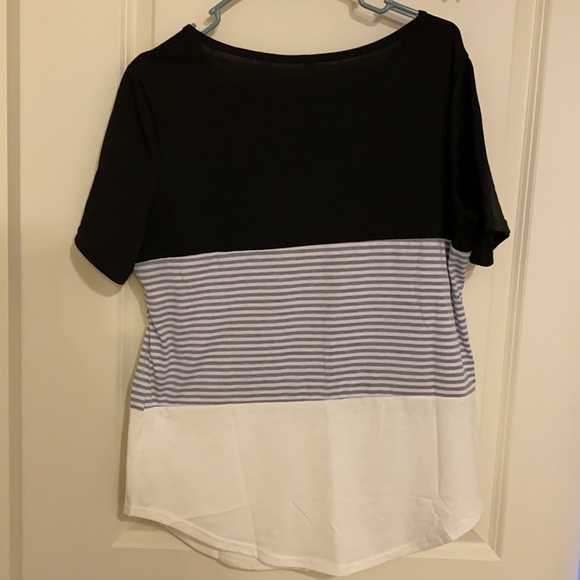 women’s nursing top. - Picture 3 of 3